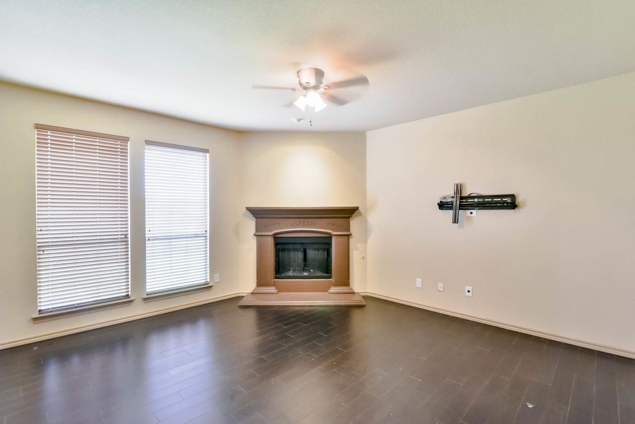 1709 Wild Deer Way - Photo 3 of 28