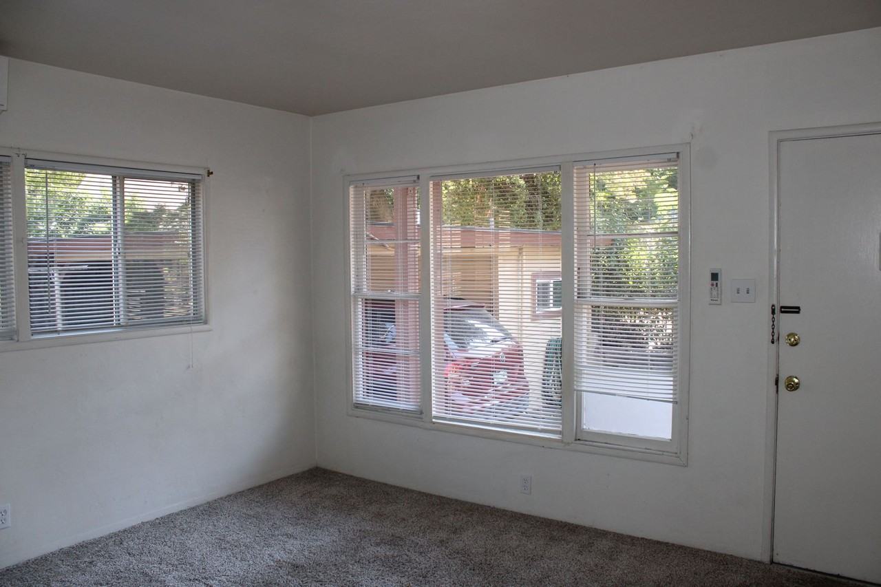 4225 V St #2 - Photo 7 of 15