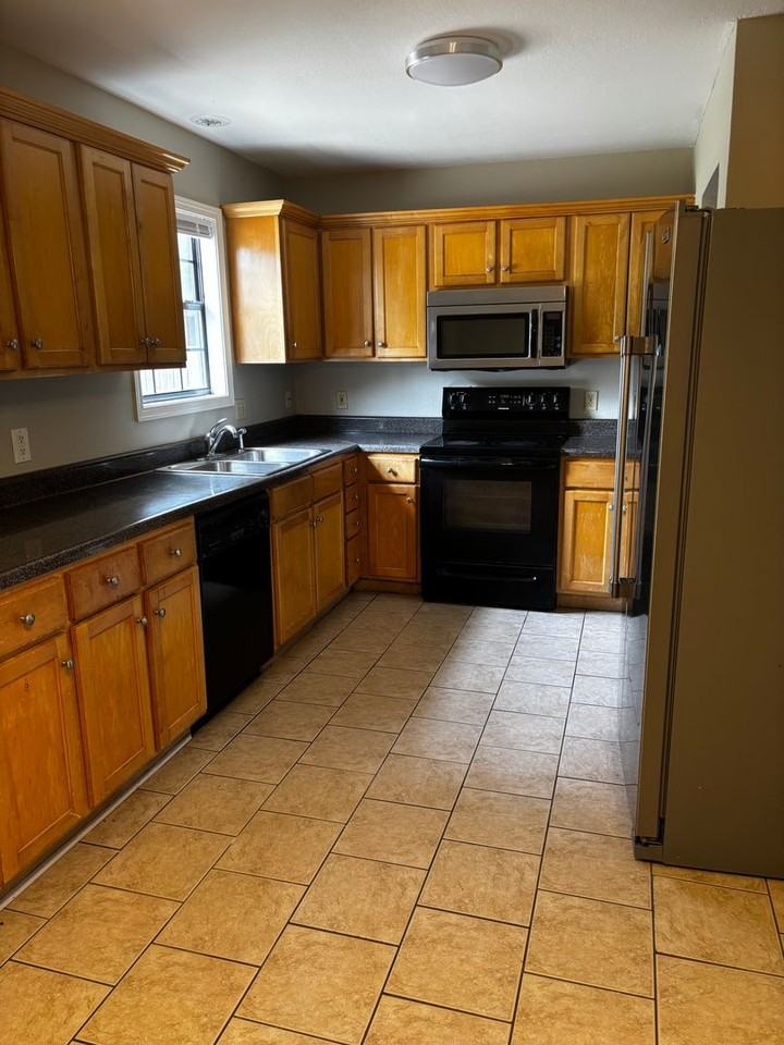 4405 Ocean Dr - Photo 5 of 23
