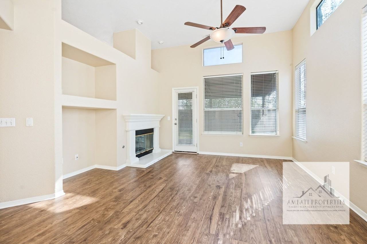 8684 N Recreation Ave - Photo 3 of 12