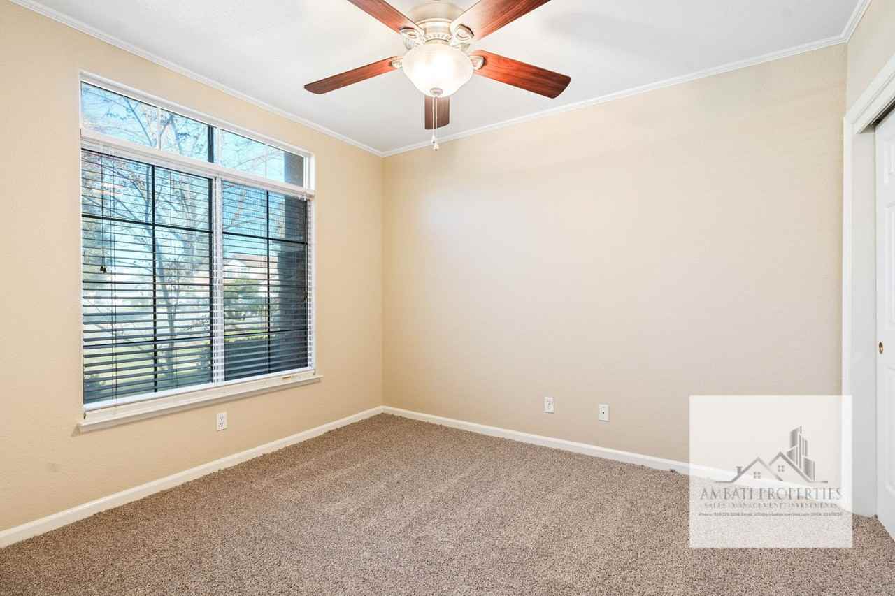 8684 N Recreation Ave - Photo 7 of 12