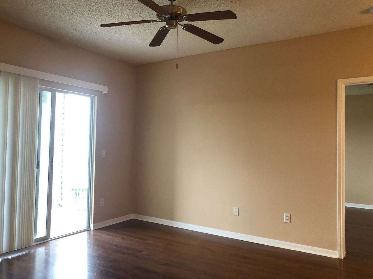 717 Secret Harbor Ln - Photo 5 of 45