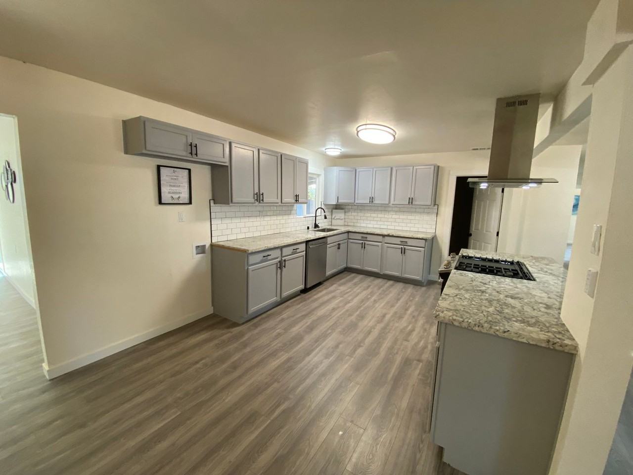 2504 Eastern Ave - Photo 5 of 23