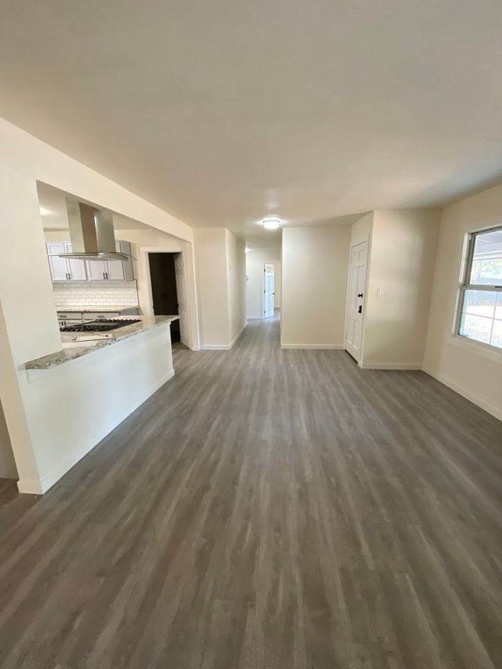 2504 Eastern Ave - Photo 7 of 23