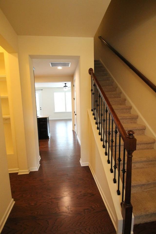 1044 Archibald Ave - Photo 2 of 33