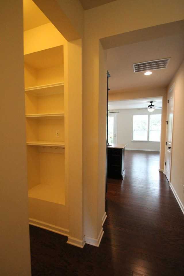 1044 Archibald Ave - Photo 5 of 33