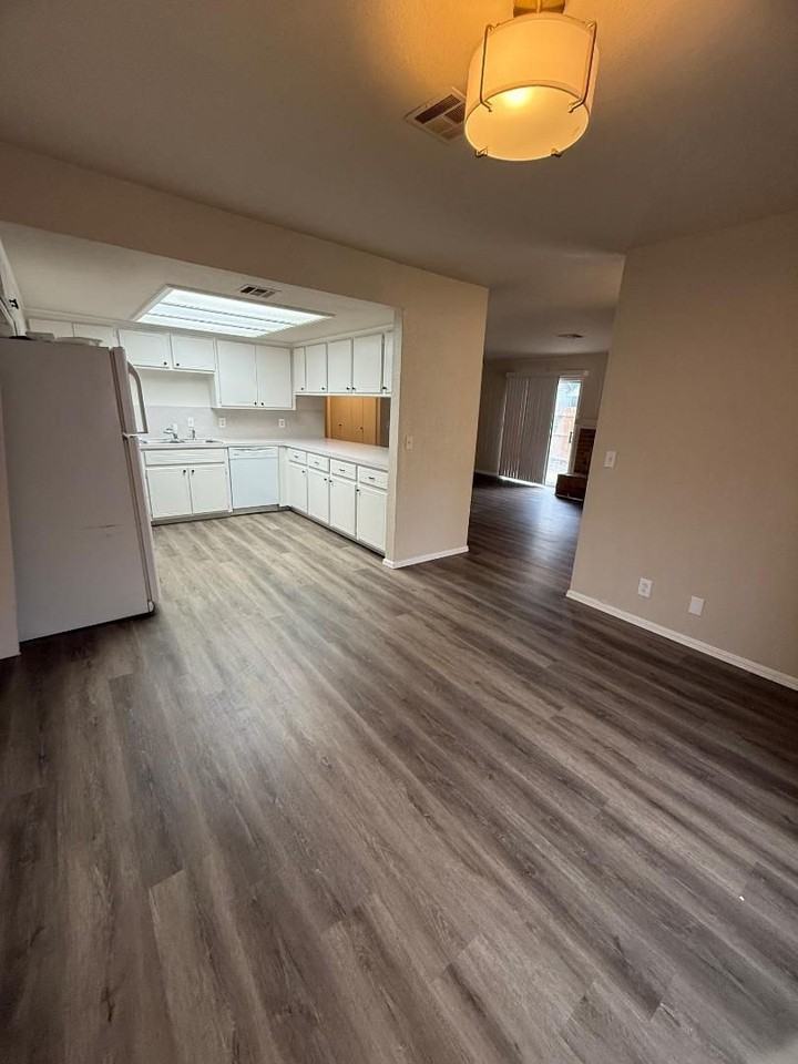 4228 Willowpoint Dr - Photo 3 of 13