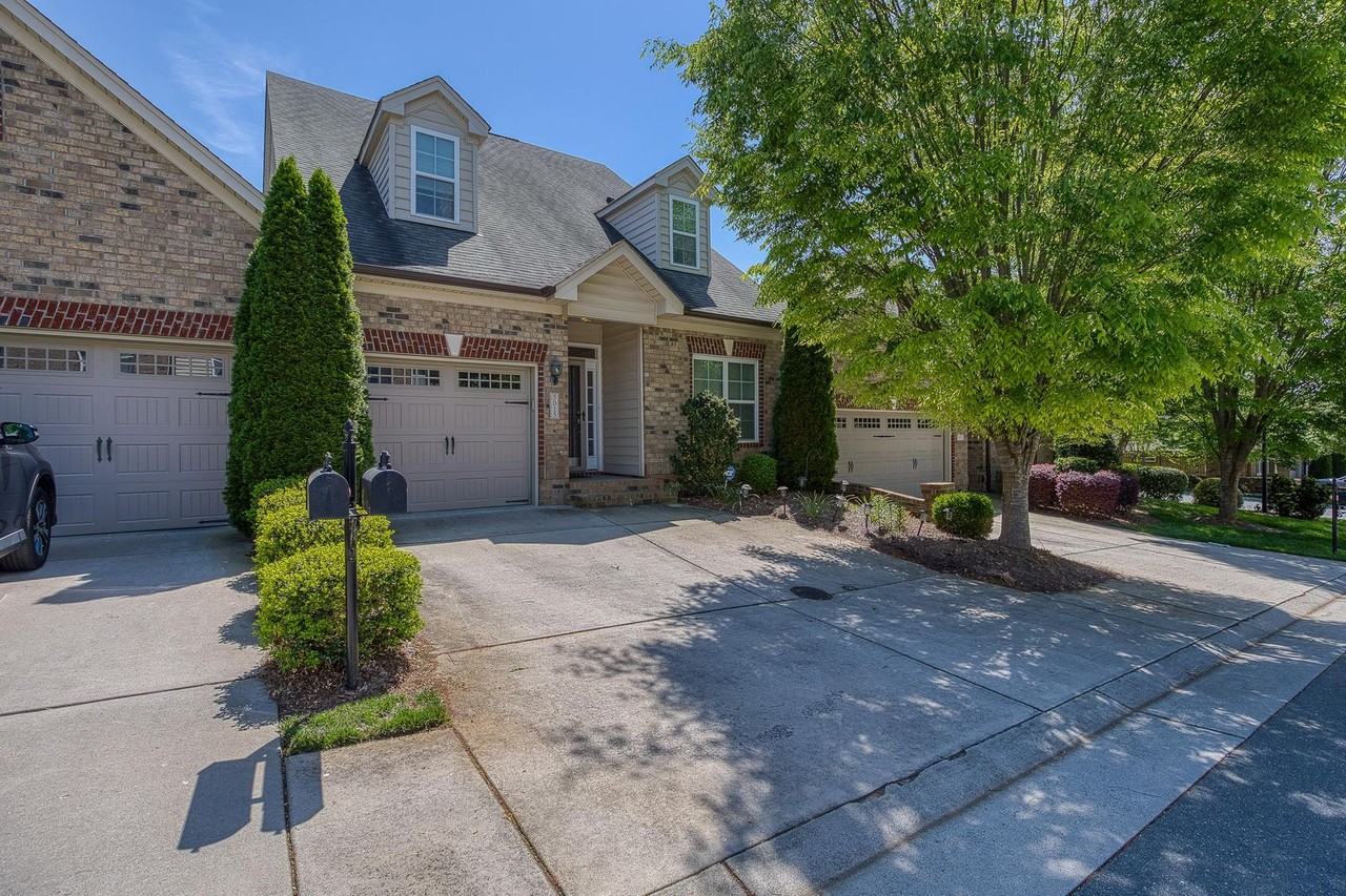 5015 Wyngate Village Dr - Photo 3 of 44