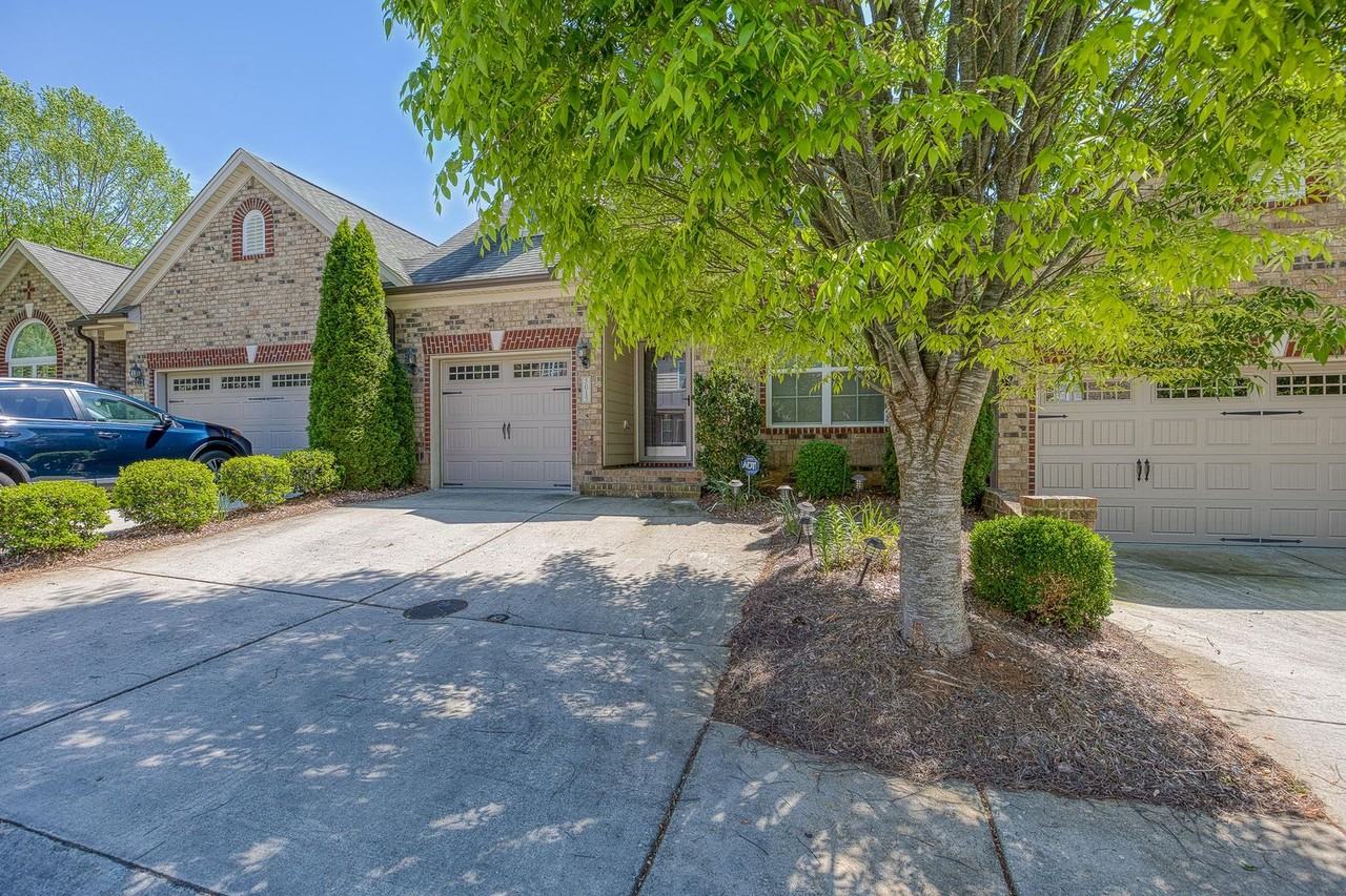 5015 Wyngate Village Dr - Photo 4 of 44