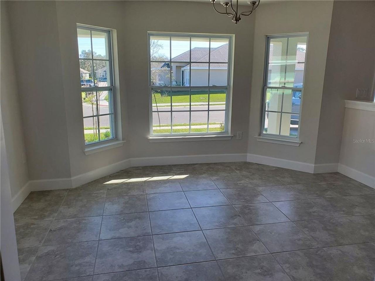 1138 Berry Ln - Photo 3 of 21