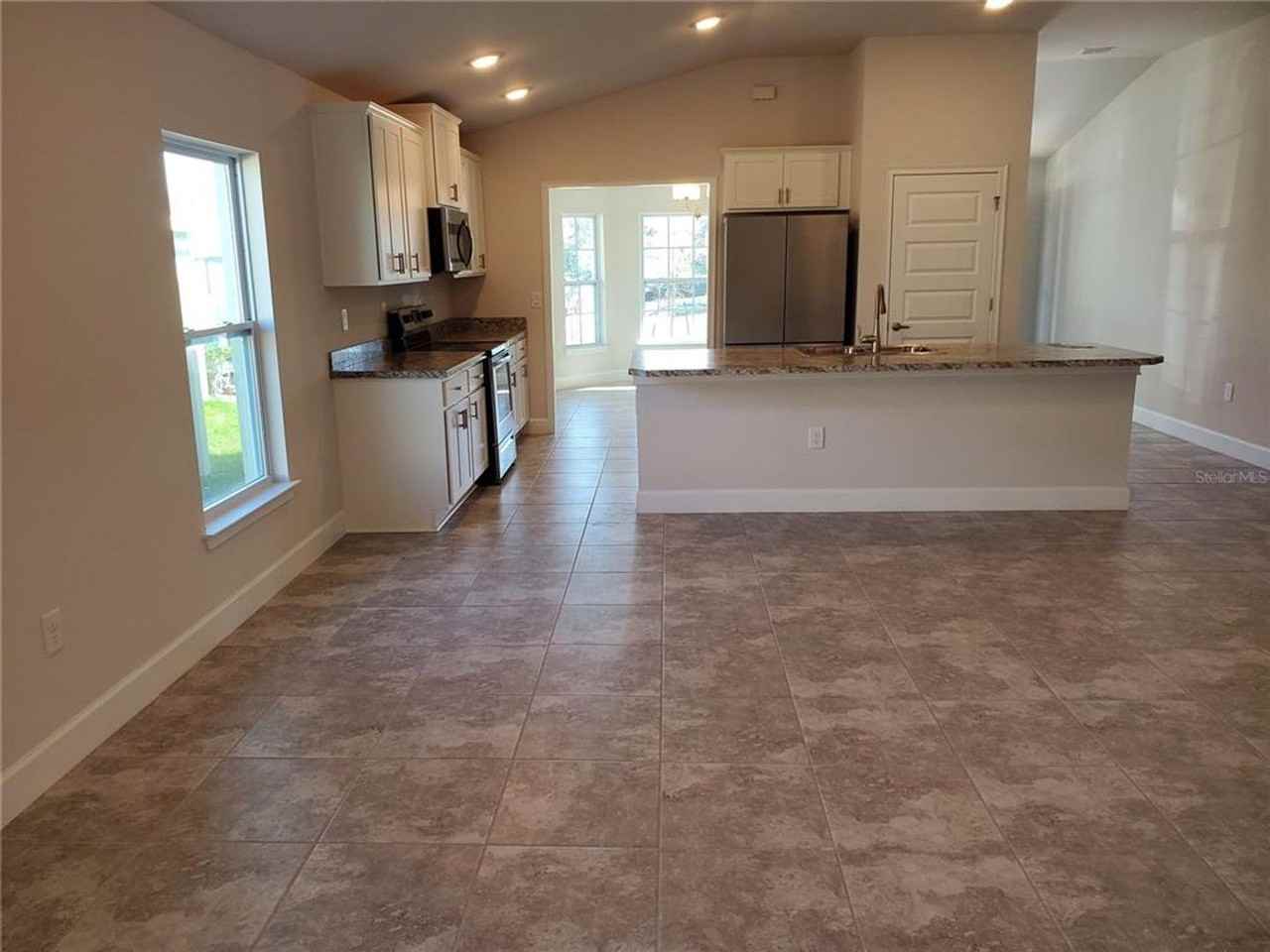 1138 Berry Ln - Photo 7 of 21