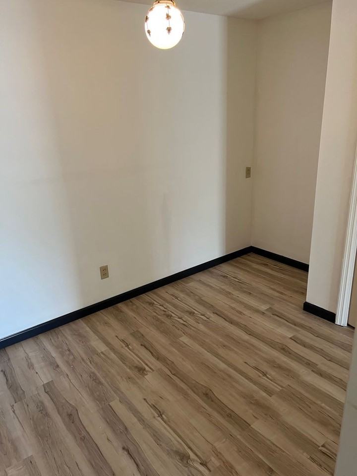 1002 E Harding Dr #304 - Photo 4 of 11