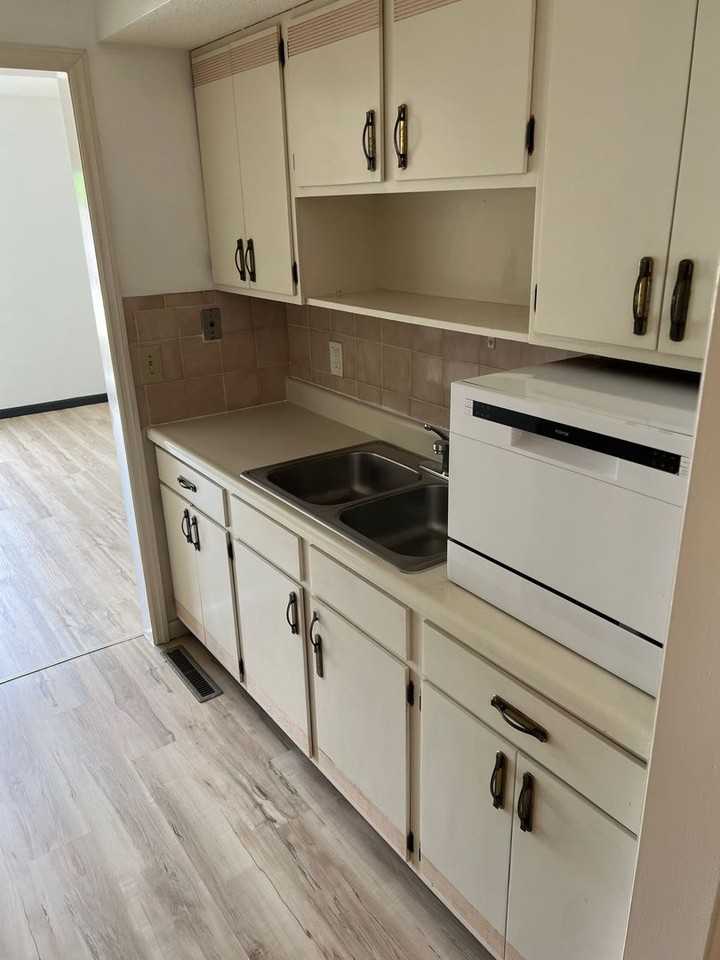 1002 E Harding Dr #304 - Photo 5 of 11