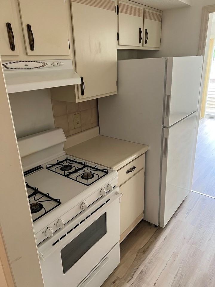 1002 E Harding Dr #304 - Photo 6 of 11
