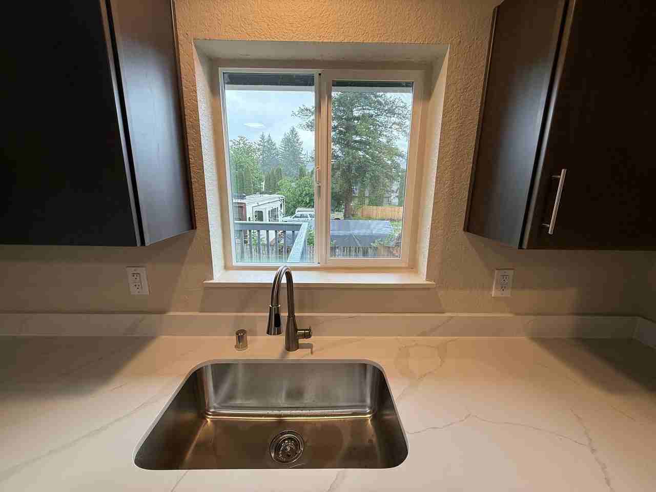 808 4th St - Photo 7 of 26