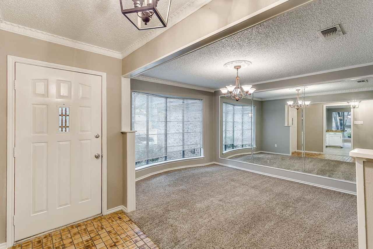 120 Ne Alsbury Blvd - Photo 2 of 12