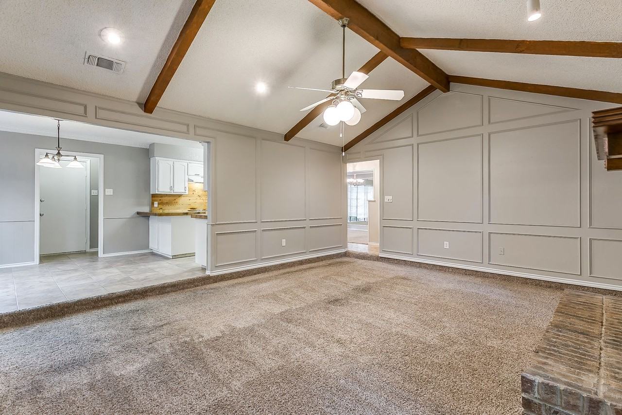 120 Ne Alsbury Blvd - Photo 4 of 12