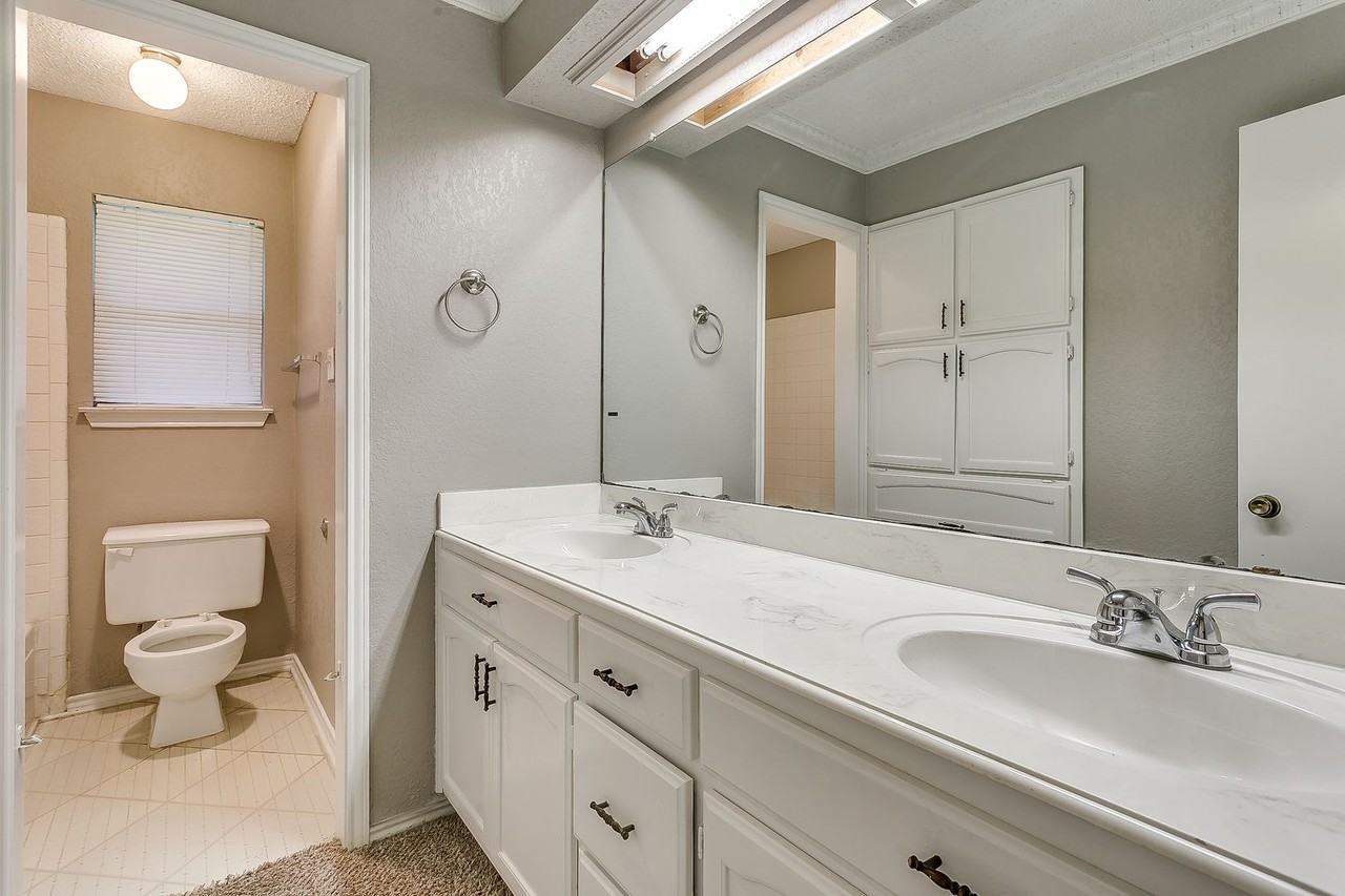 120 Ne Alsbury Blvd - Photo 5 of 12