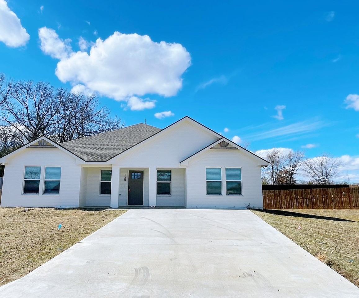 129 Watch Hill Dr