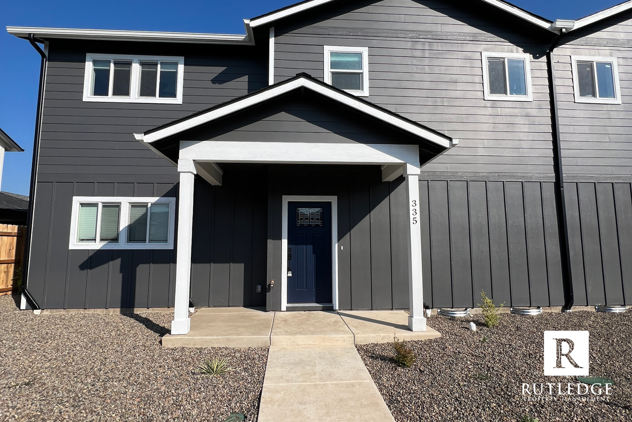 335 Everett Way - Photo 2 of 25
