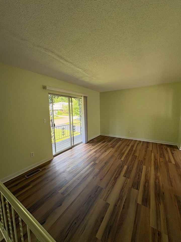 825 S Valleywood Cir - Photo 3 of 23