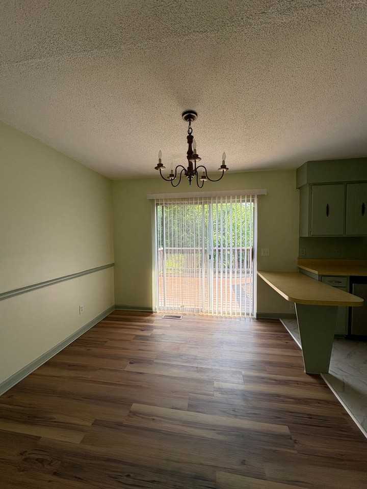 825 S Valleywood Cir - Photo 6 of 23