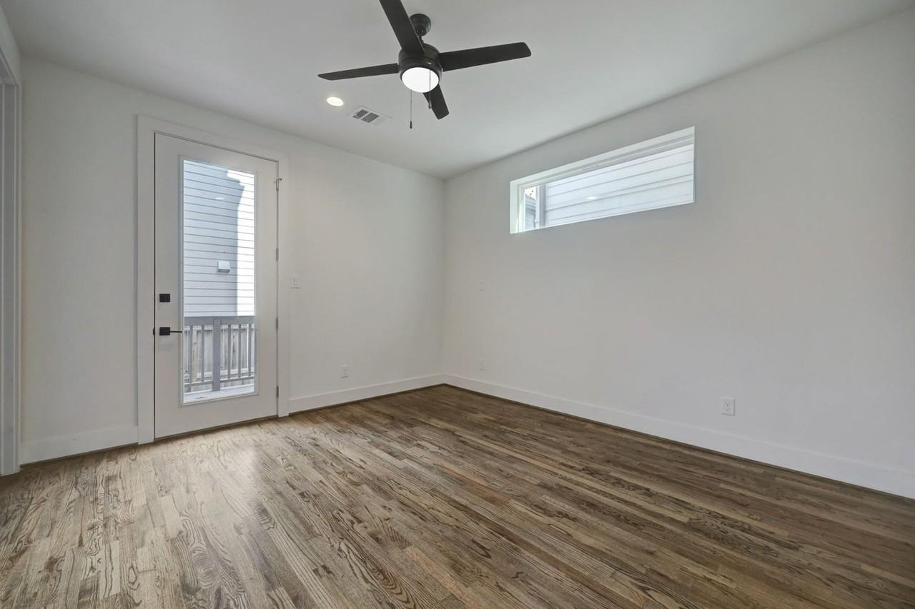 1535 W 24th St #C - Photo 4 of 16