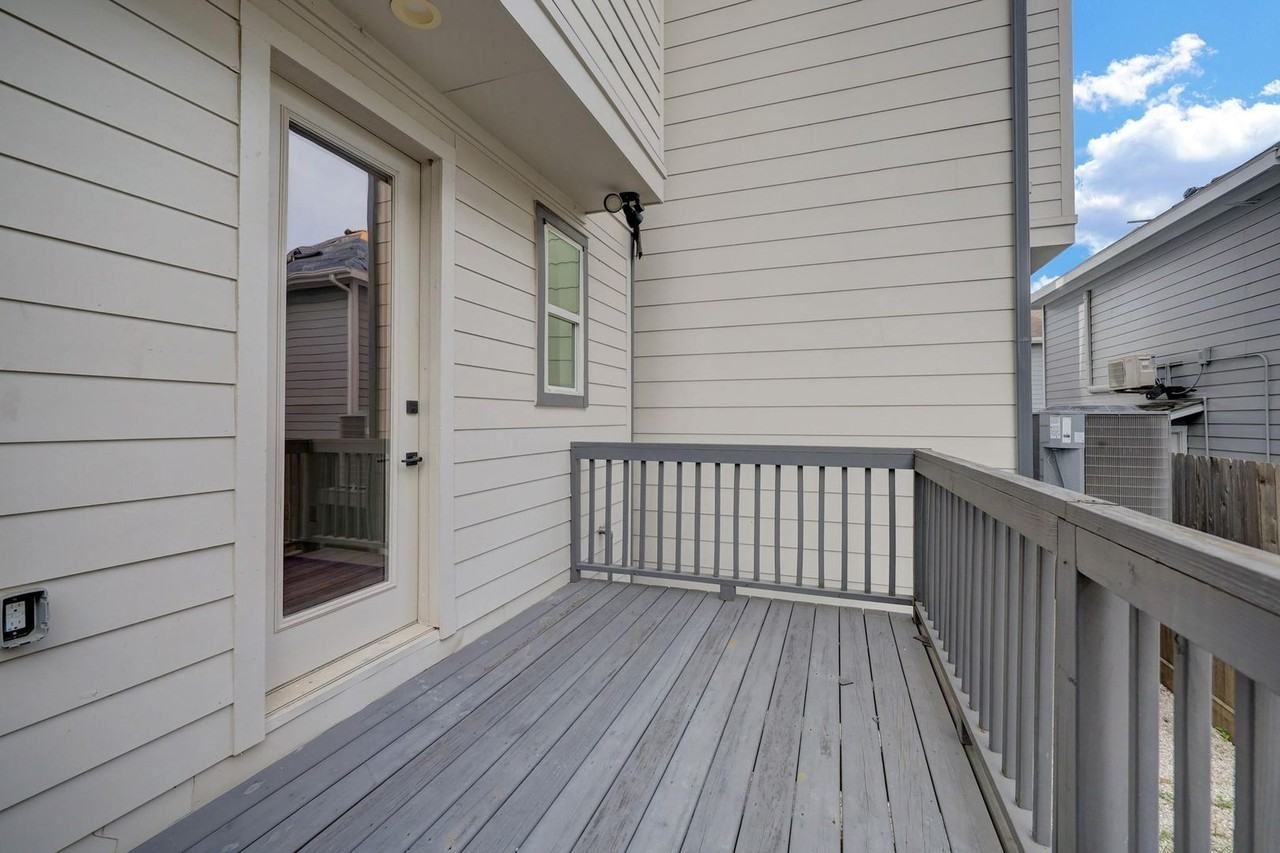 1535 W 24th St #C - Photo 5 of 16