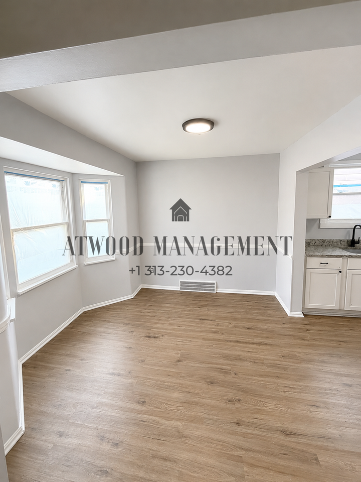 13669 Pfent St - Photo 3 of 9