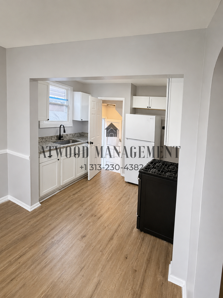 13669 Pfent St - Photo 4 of 9