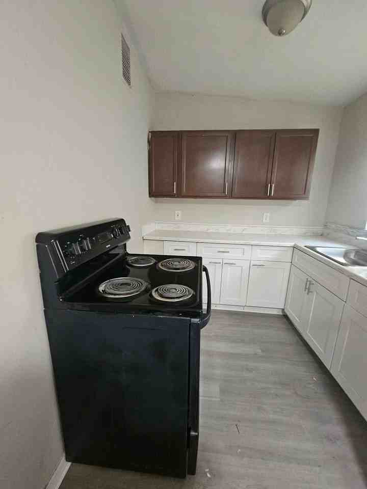 3022 Guava St - Photo 3 of 8
