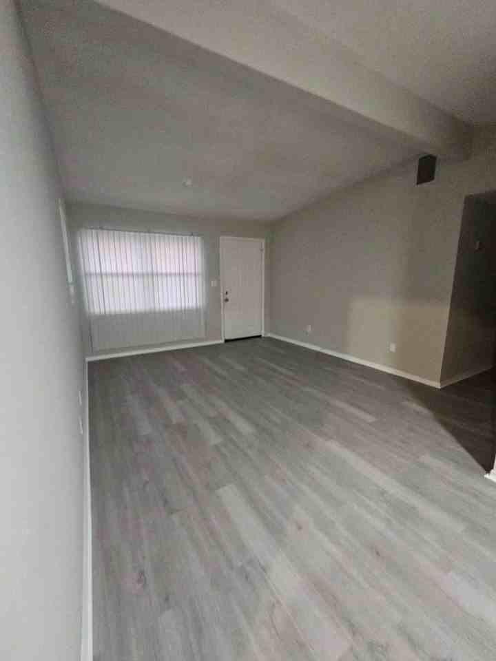 3022 Guava St - Photo 5 of 8