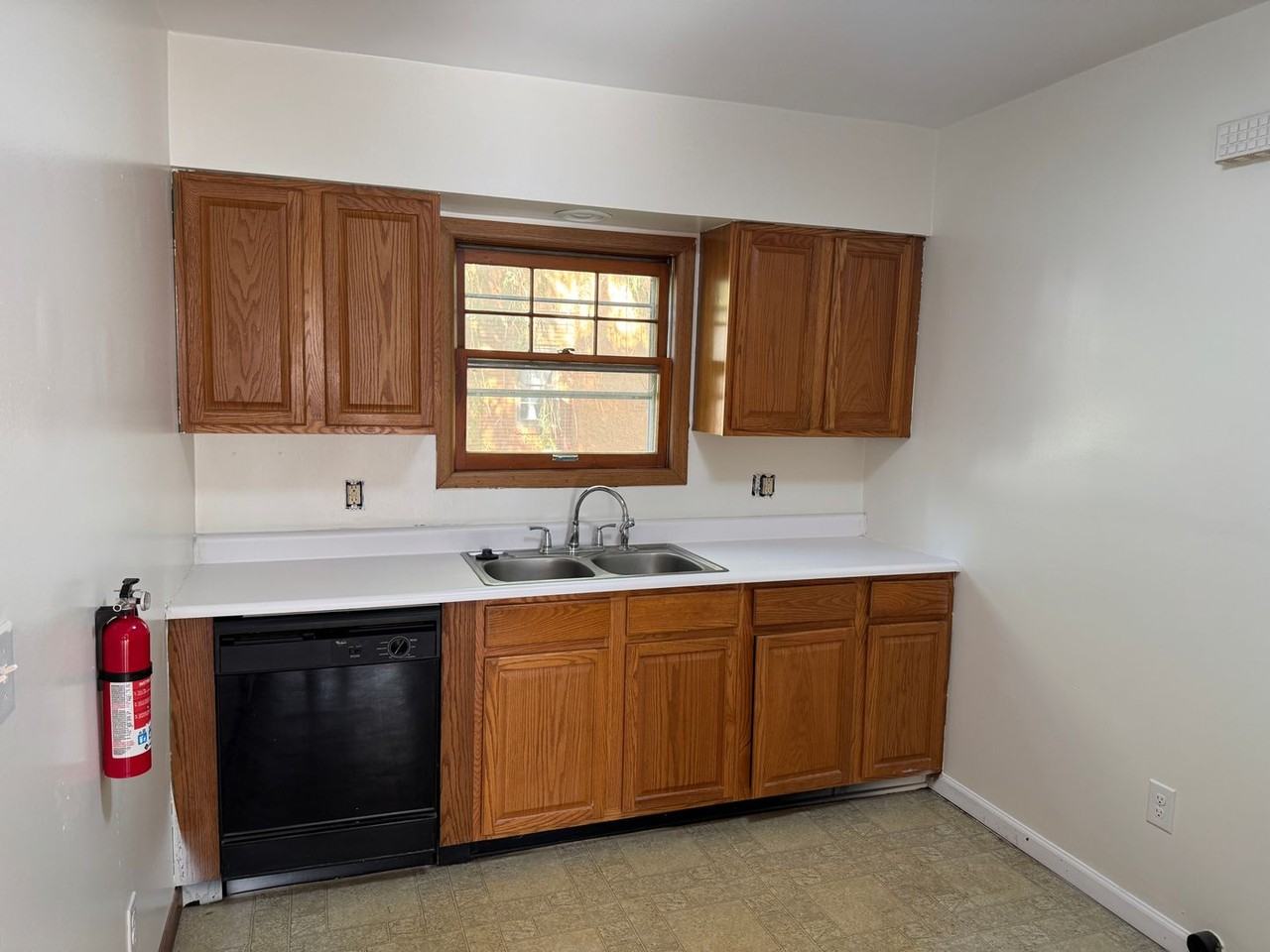2708 Faraon St - Photo 5 of 10