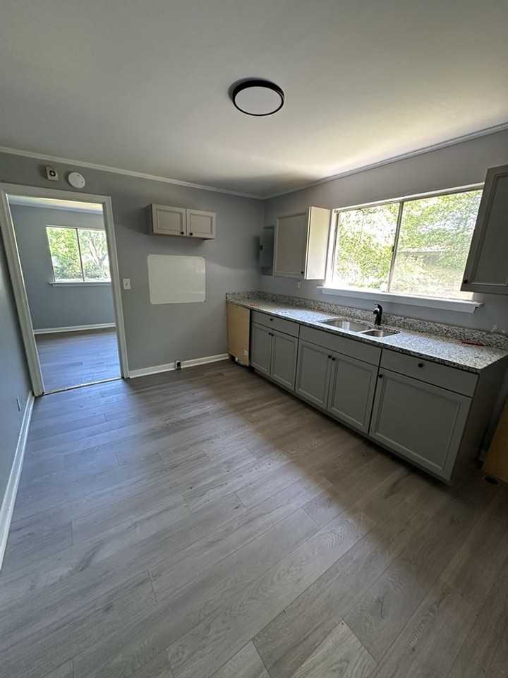 2006 Milne St - Photo 5 of 15