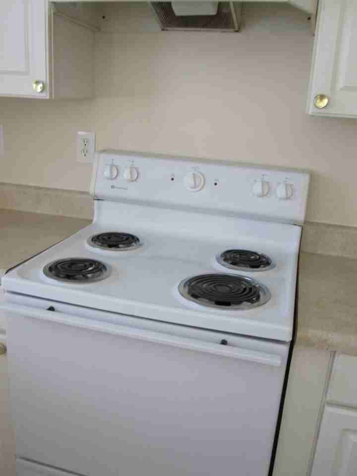 819 Tatem St - Photo 4 of 49