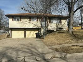 featured image of 5611 S 113th St
