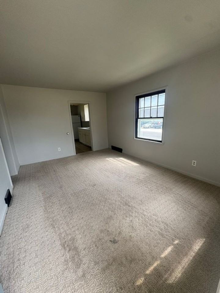 2925 Chestnut St - Photo 2 of 8