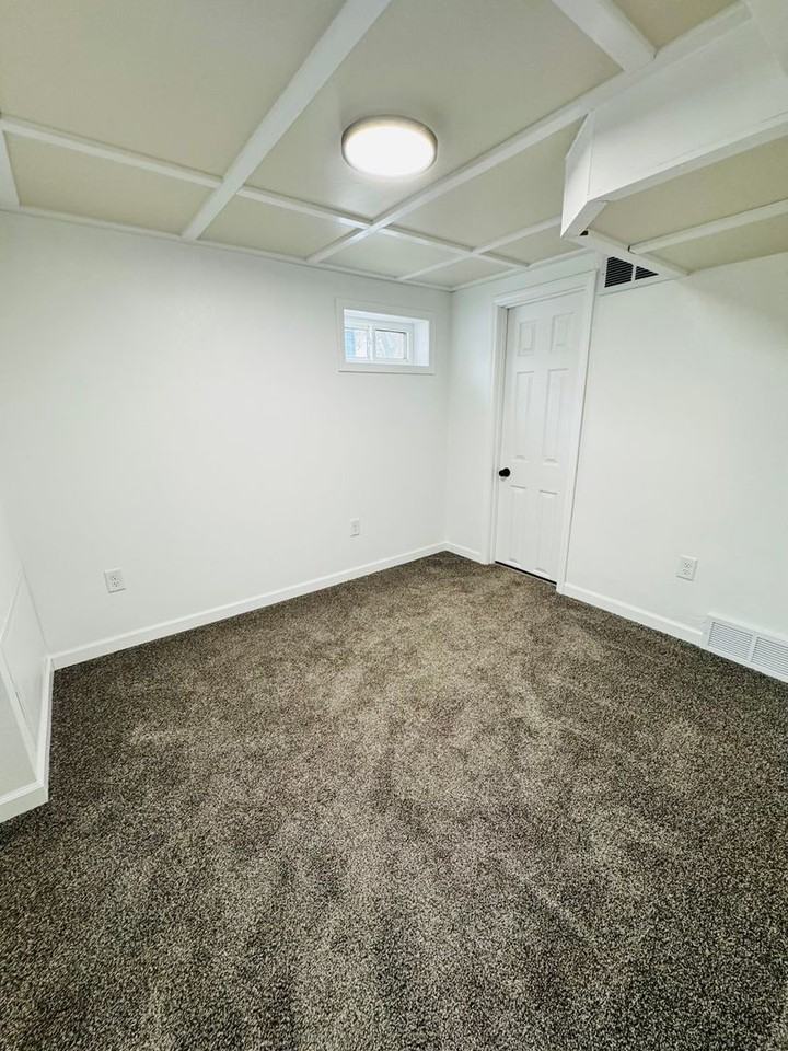 802 S Merton St - Photo 2 of 8