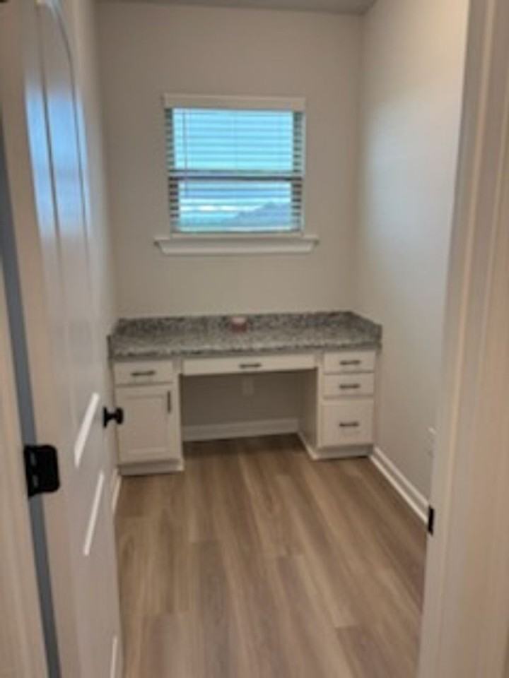 5330 Helmsdale Ct - Photo 4 of 17