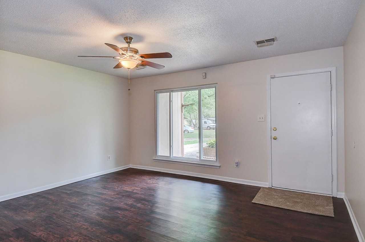 4269 Grove Ct - Photo 3 of 31