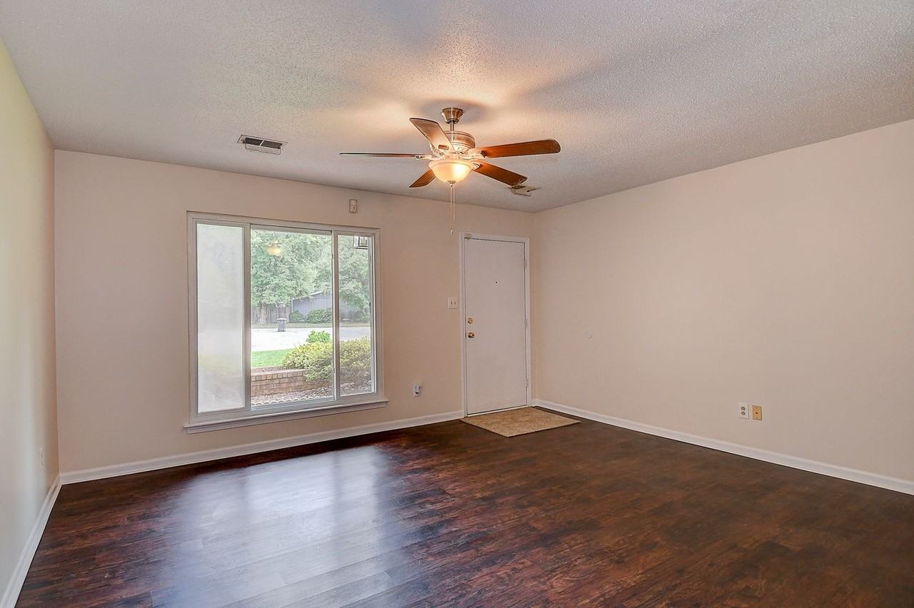 4269 Grove Ct - Photo 4 of 31