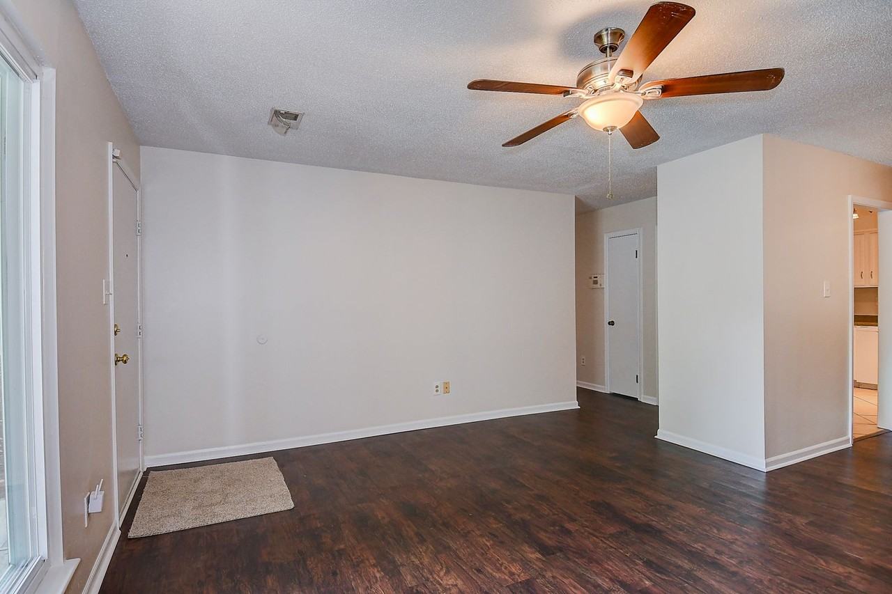 4269 Grove Ct - Photo 5 of 31
