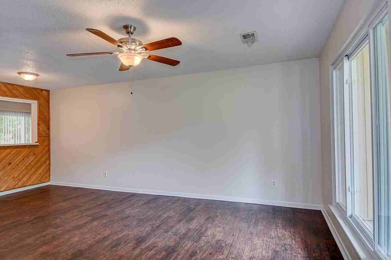 4269 Grove Ct - Photo 6 of 31