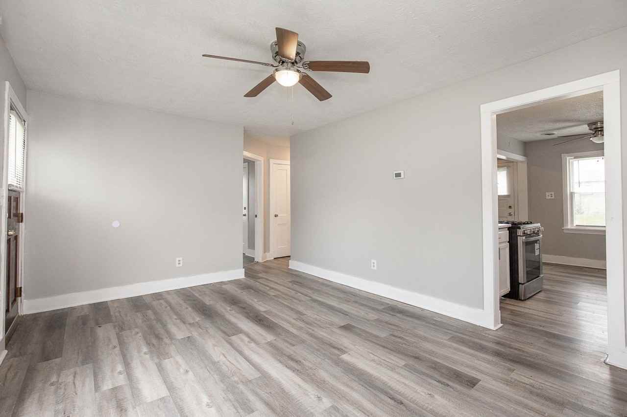 13617 Sprecher Ave - Photo 3 of 23