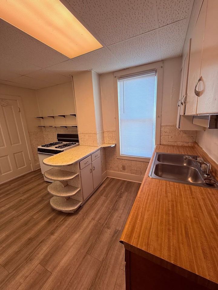4516 3rd Ave - Photo 4 of 11