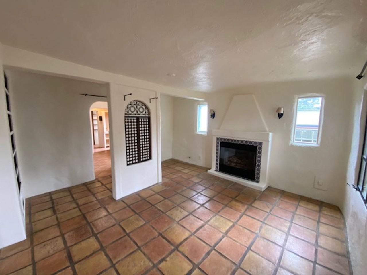 1114 Devisadero St - Photo 2 of 50