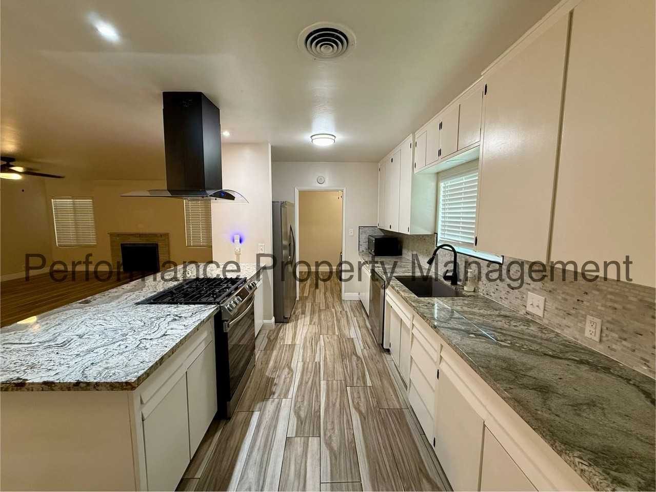2401 Kayoming Way - Photo 6 of 21