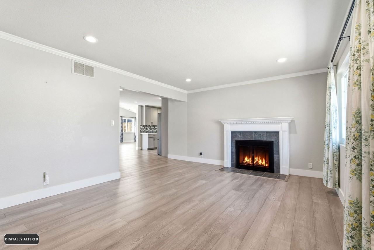 7560 Ashford Way - Photo 7 of 37