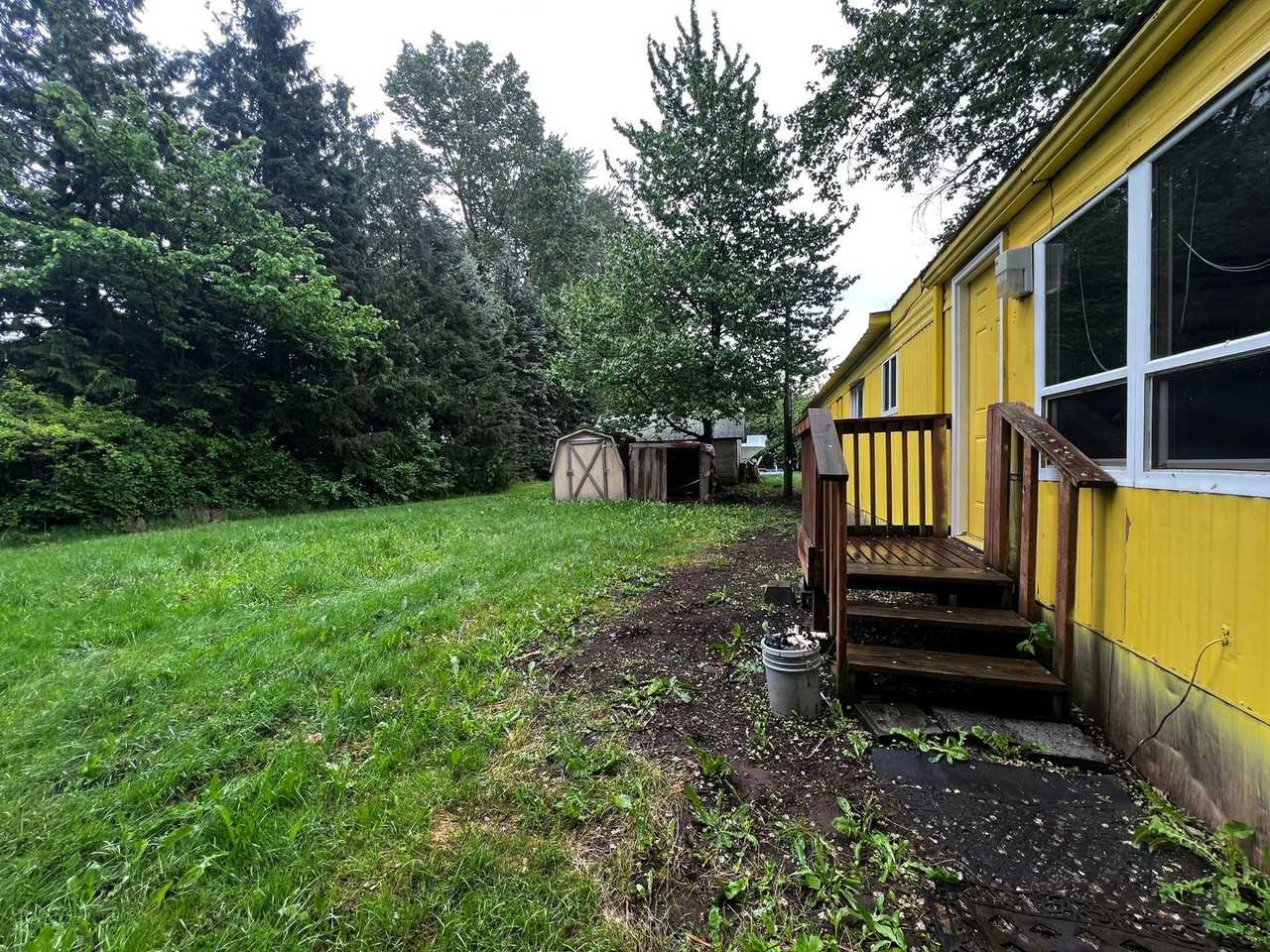 7592B Woodland Rd - Photo 2 of 16