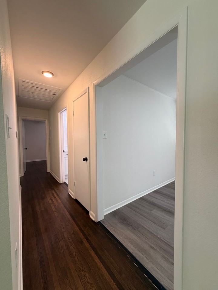 4700 N Vine St - Photo 3 of 22